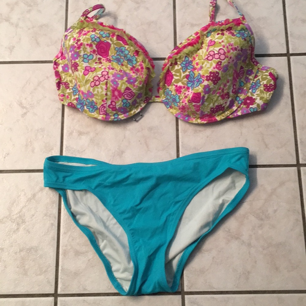 Gottex top and dkny bottoms